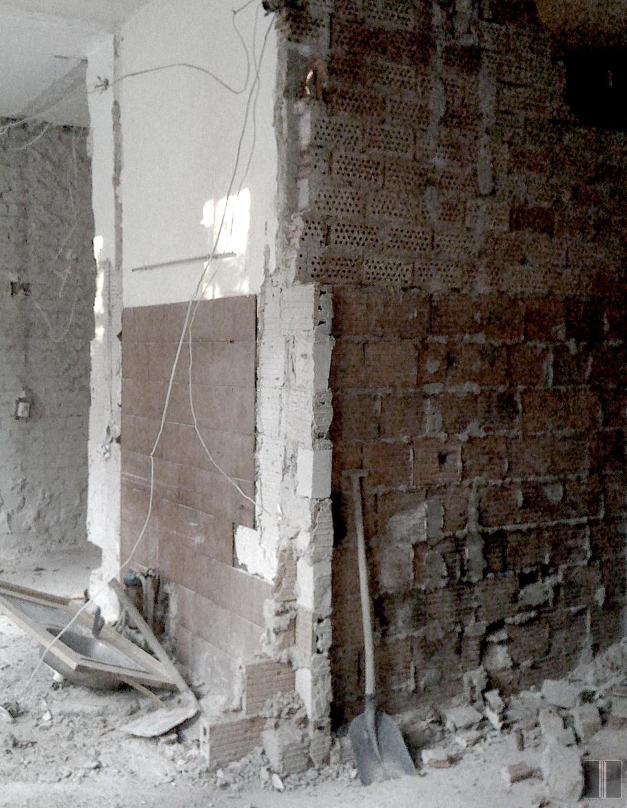 Senos buto sienos sumūrytos iš skirtingų medžiagų