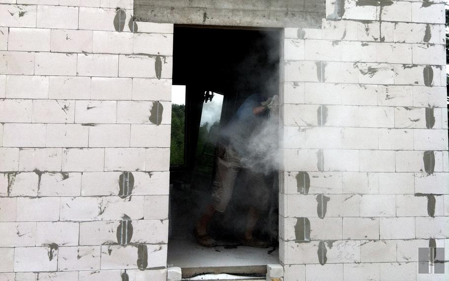 Platinama durų anga