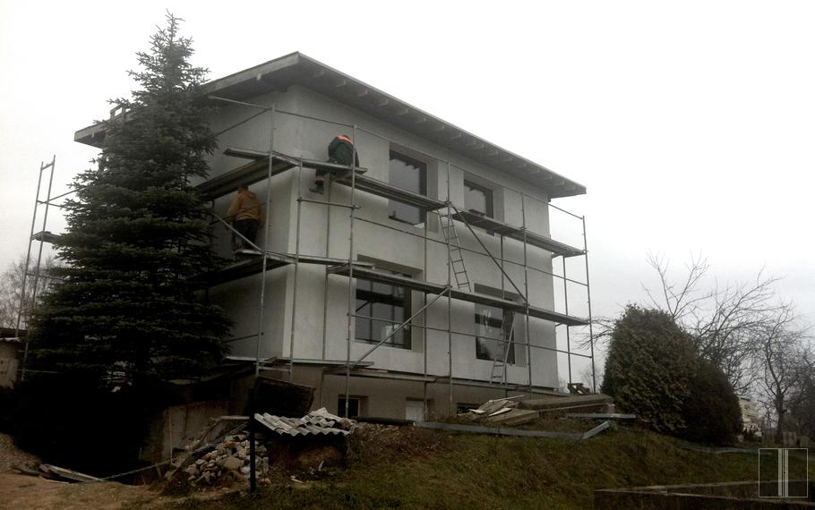 Tinkuotojai žymisi fasadą