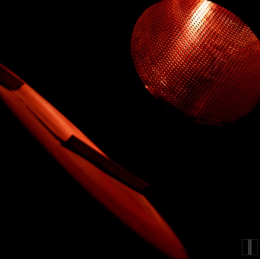 Šviestuvas iš garso slopintuvo