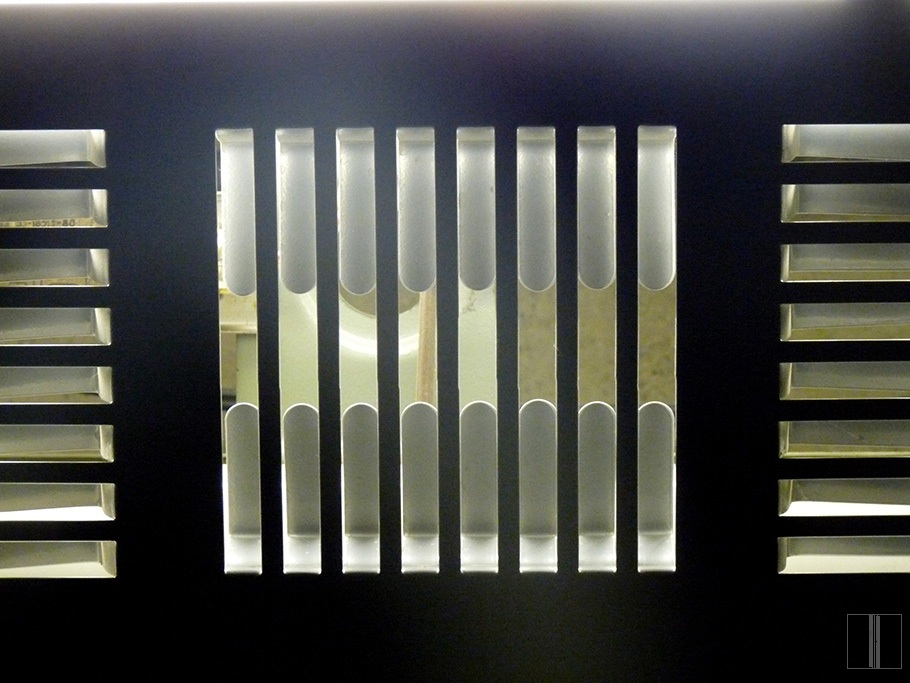 Šviestuvo grotelės koridoriuje