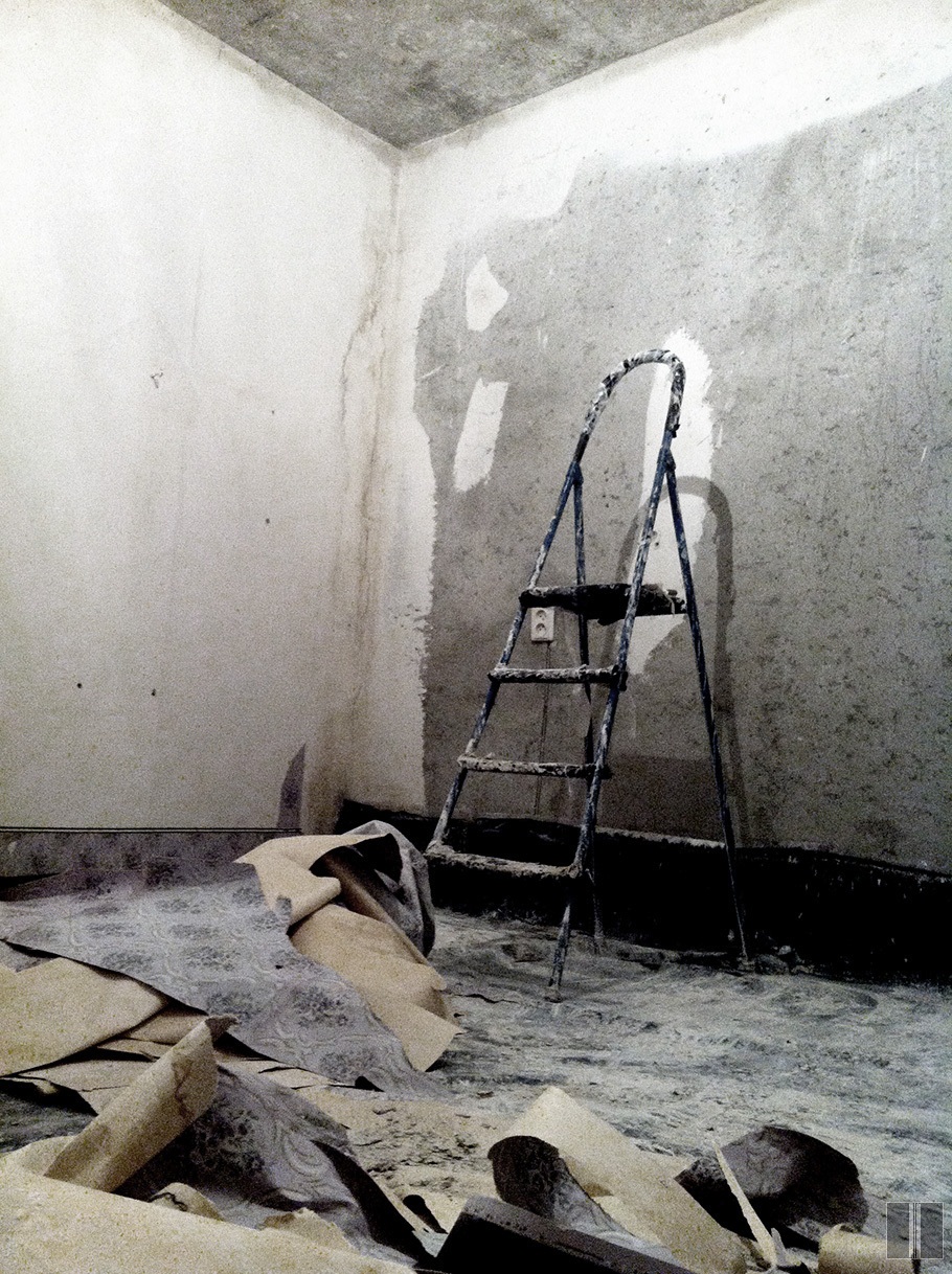 Nuskutamos lubos ir nulupami tapetai